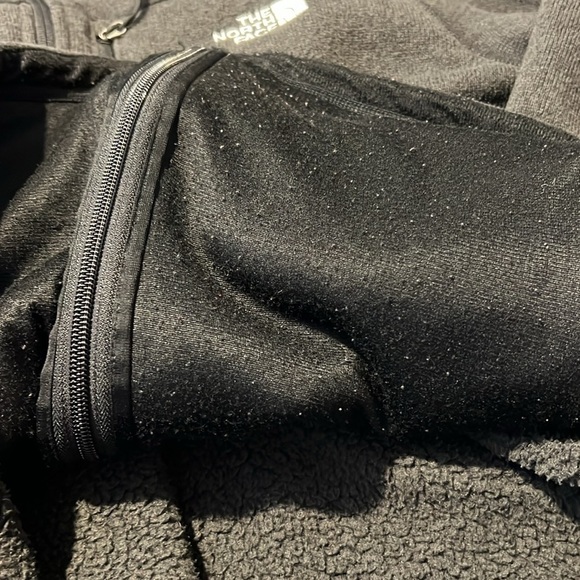 The North Face Men’s charcoal Grey Fleece Winter Zip Up Sweater Size XL - Picture 16 of 16